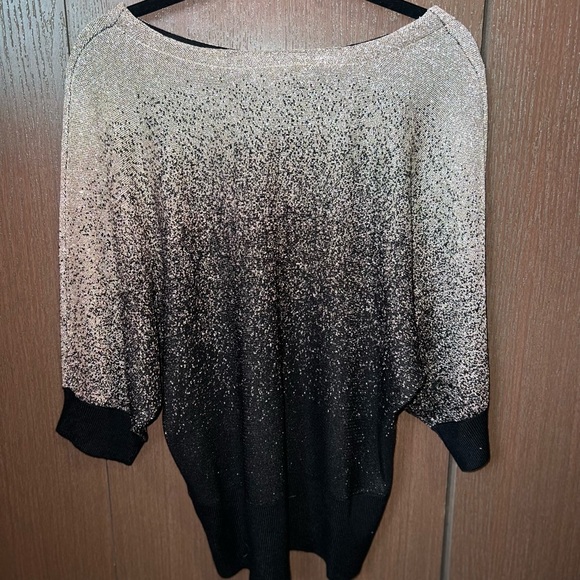 *FINAL SALE* 
Medium Quarter Sleeve Rose Gold Sparkle Sweater - Picture 4 of 5